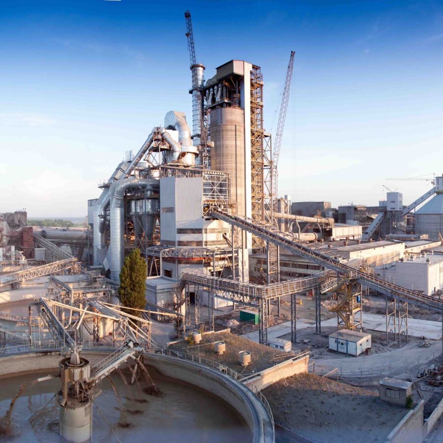 Циментова фабрика-Триест, Италия